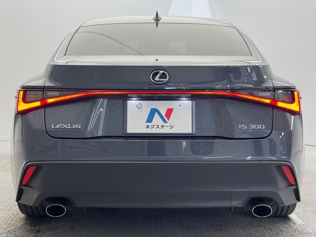TOYOTA LEXUS IS300 2022 Image 31