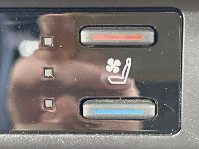 TOYOTA RAV4 4WD 2023 Image 31