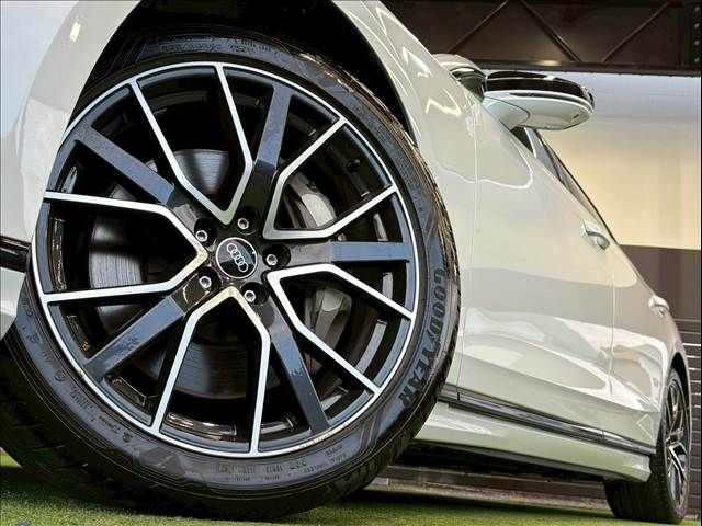 AUDI A8 2021 Image 31