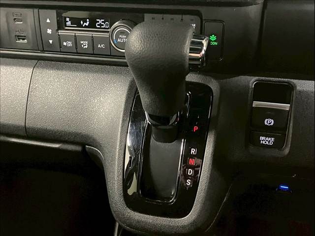 HONDA N BOX CUSTOM 2024 Image 31