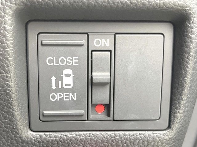 HONDA N BOX CUSTOM 2023 Image 31