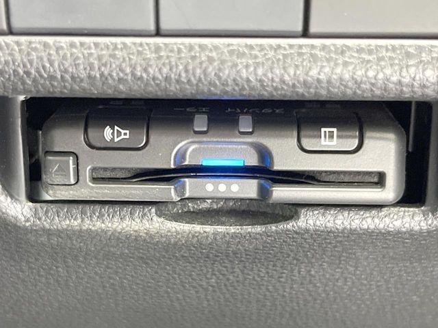 TOYOTA RAV4 HYBRID 4WD 2019 Image 31