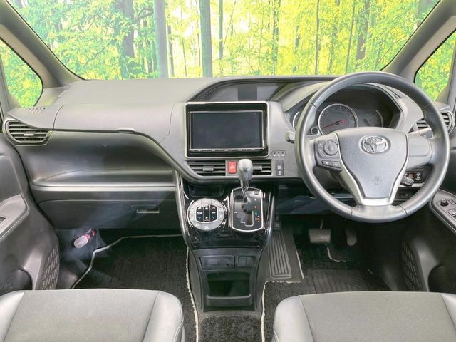 TOYOTA NOAH 2017 Image 31