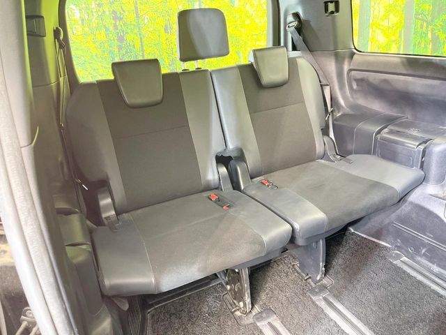 TOYOTA NOAH 2017 Image 31