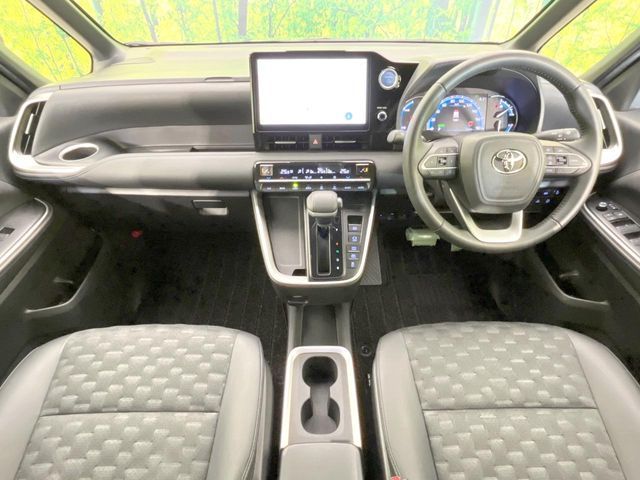 TOYOTA VOXY HYBRID 2023 Image 31