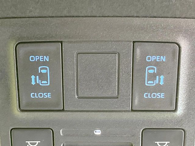 TOYOTA VOXY HYBRID 2023 Image 31