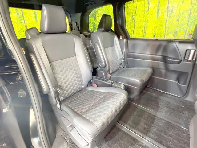 TOYOTA VOXY HYBRID 2023 Image 31