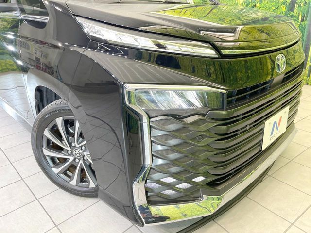 TOYOTA VOXY HYBRID 2023 Image 31