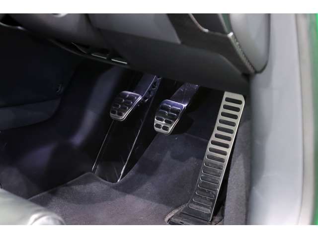 AUDI R8 2014 Image 31