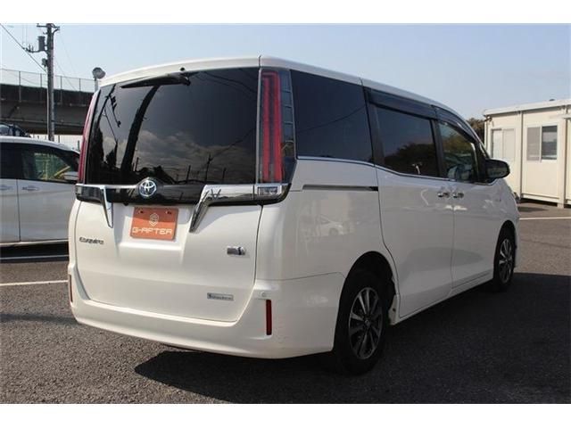 TOYOTA ESQUIRE HYBRID 2018 Image 31