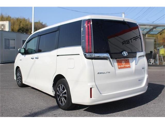 TOYOTA ESQUIRE HYBRID 2018 Image 31