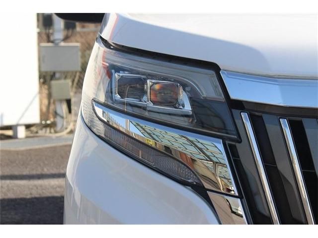 TOYOTA ESQUIRE HYBRID 2018 Image 31