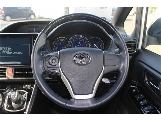 TOYOTA ESQUIRE HYBRID 2018 Image 31