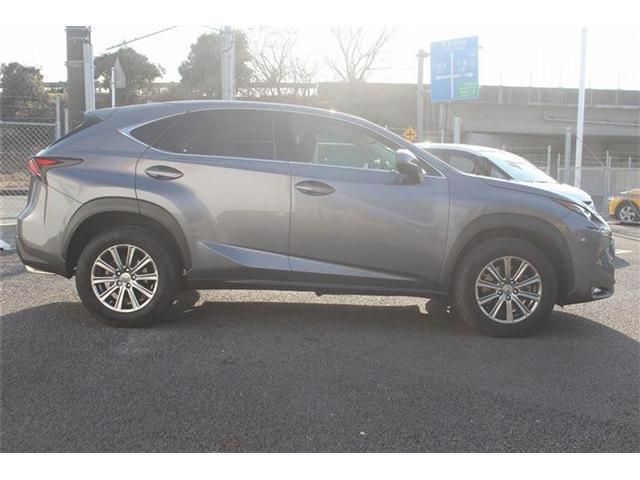 TOYOTA LEXUS NX200T 2016 Image 31