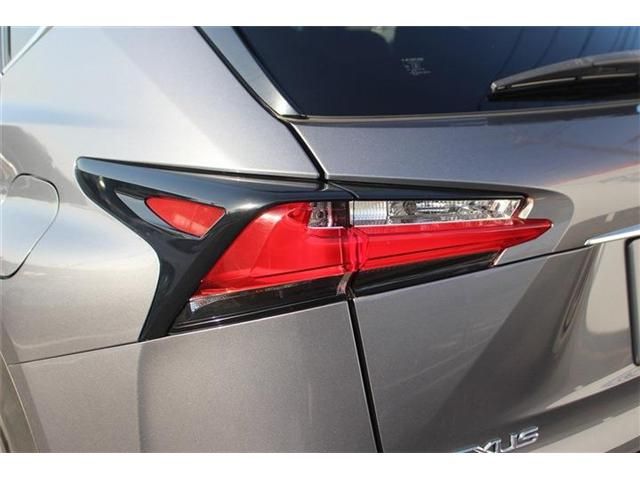 TOYOTA LEXUS NX200T 2016 Image 31