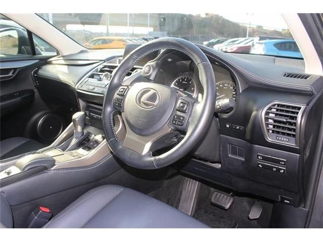 TOYOTA LEXUS NX200T 2016 Image 31