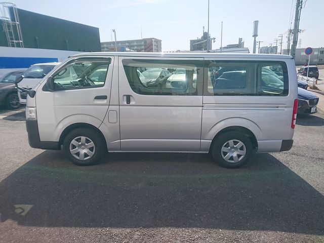 TOYOTA HIACE VAN 2WD 2021 Image 31