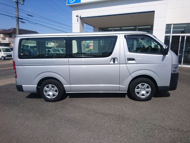 TOYOTA HIACE VAN 2WD 2021 Image 31