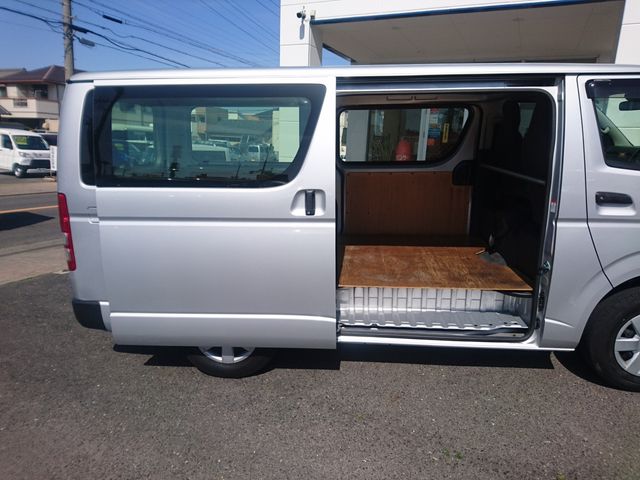 TOYOTA HIACE VAN 2WD 2021 Image 31