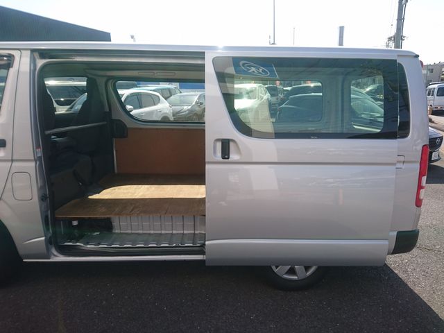 TOYOTA HIACE VAN 2WD 2021 Image 31