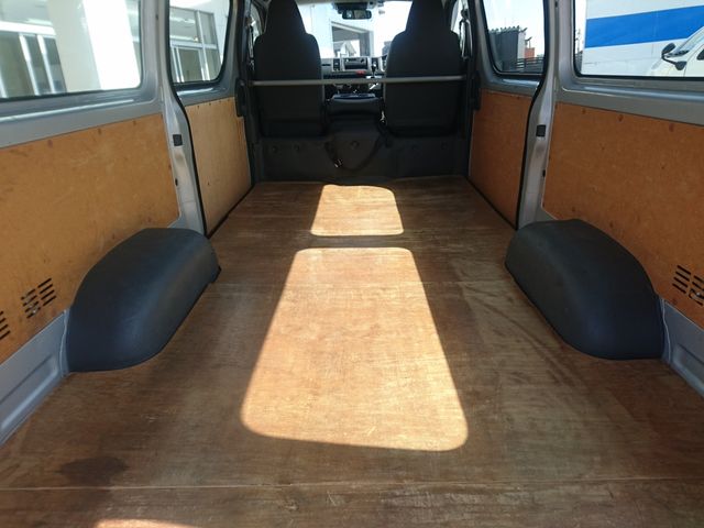 TOYOTA HIACE VAN 2WD 2021 Image 31