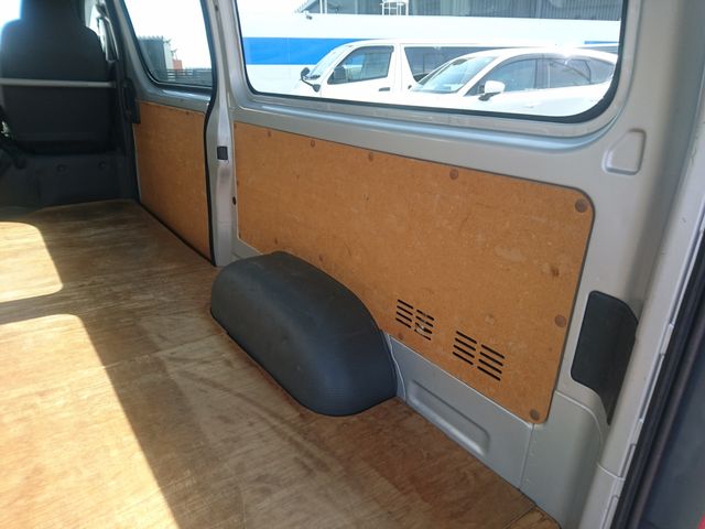 TOYOTA HIACE VAN 2WD 2021 Image 31