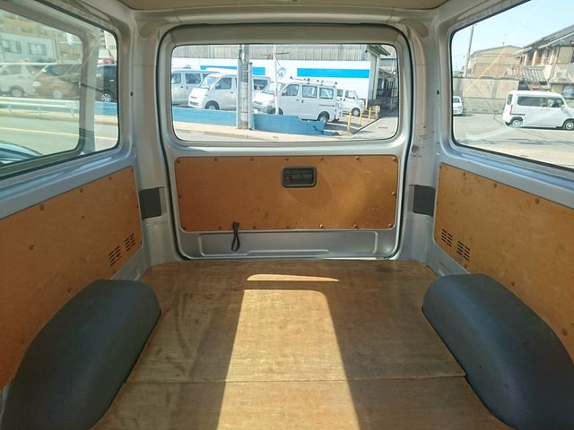 TOYOTA HIACE VAN 2WD 2021 Image 31