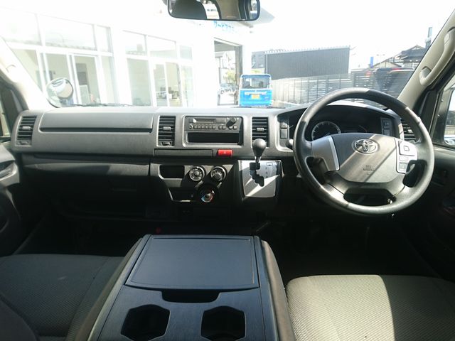 TOYOTA HIACE VAN 2WD 2021 Image 31