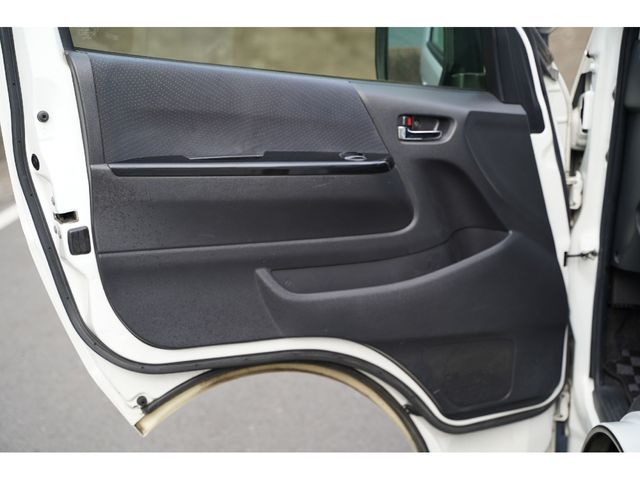 TOYOTA REGIUSACE VAN 2WD 2014 Image 31