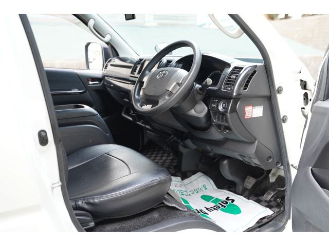 TOYOTA REGIUSACE VAN 2WD 2014 Image 31