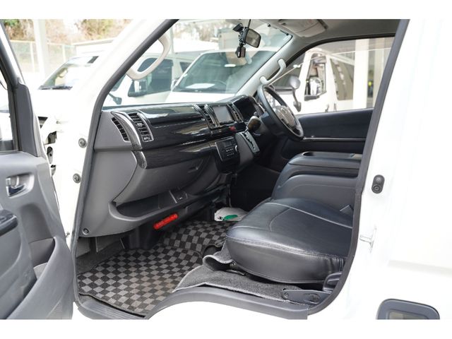 TOYOTA REGIUSACE VAN 2WD 2014 Image 31