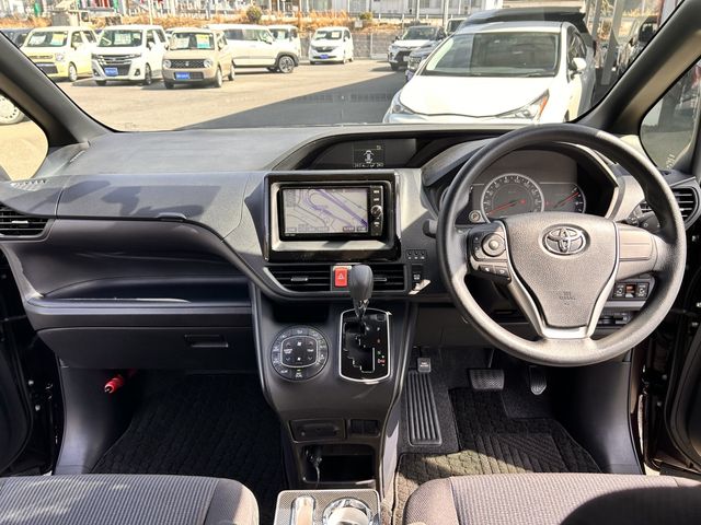 TOYOTA NOAH 2016 Image 31