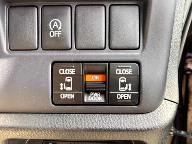 TOYOTA NOAH 2016 Image 31