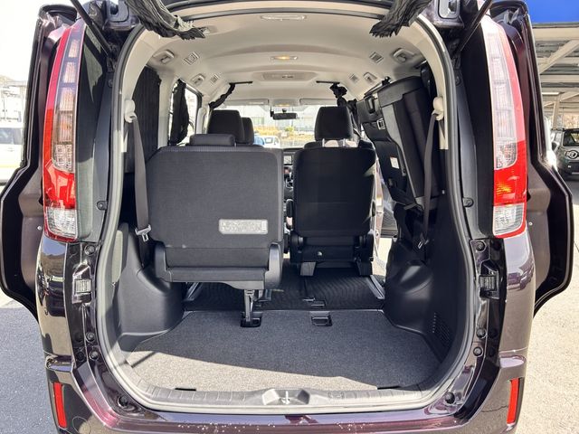 TOYOTA NOAH 2016 Image 31