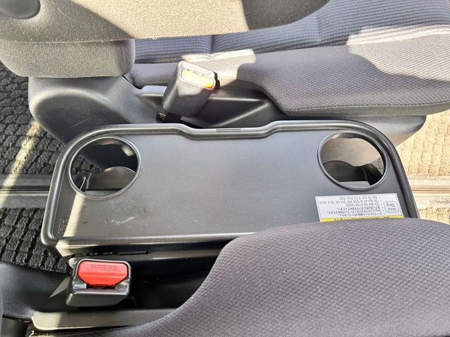 TOYOTA NOAH 2016 Image 31