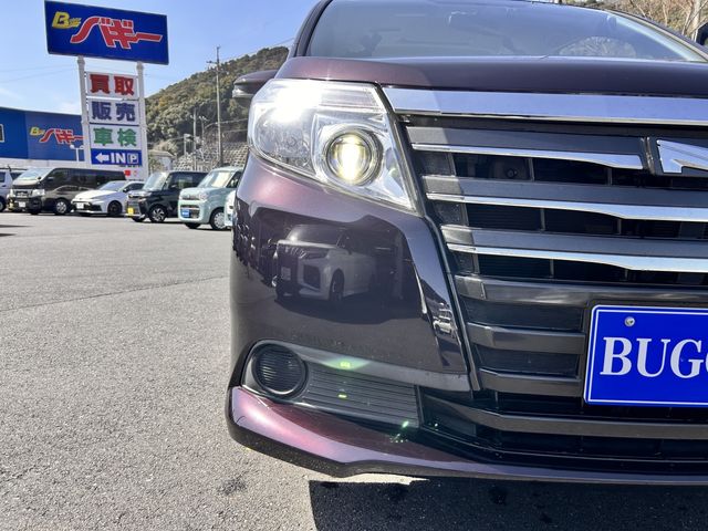 TOYOTA NOAH 2016 Image 31