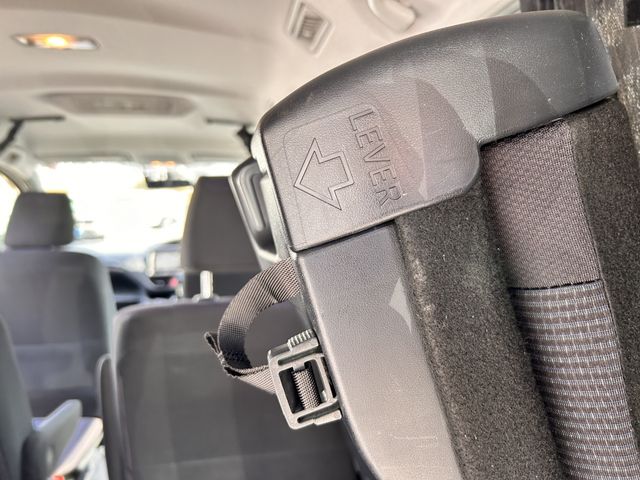 TOYOTA NOAH 2016 Image 31