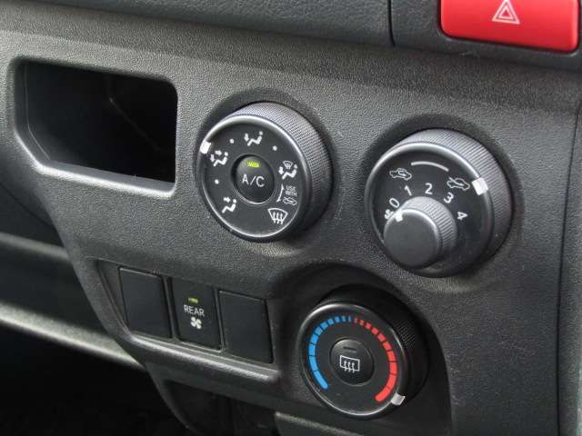 TOYOTA HIACE VAN 2WD 2022 Image 31