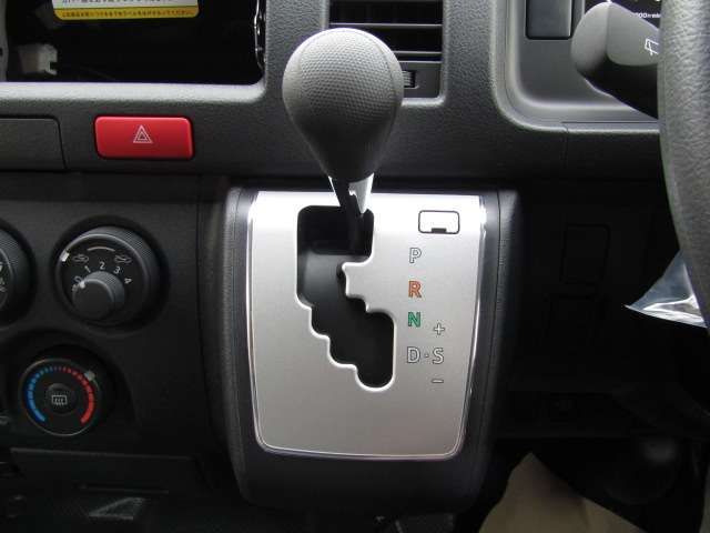 TOYOTA HIACE VAN 2WD 2026 Image 31