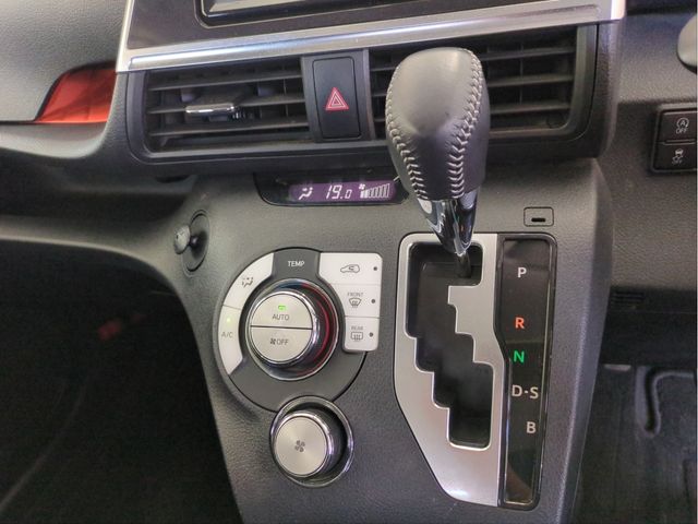 TOYOTA SIENTA 2016 Image 31