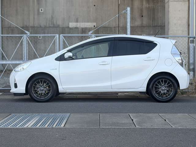 TOYOTA AQUA 2013 Image 31