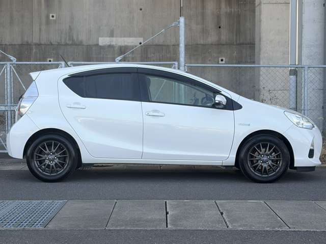 TOYOTA AQUA 2013 Image 31