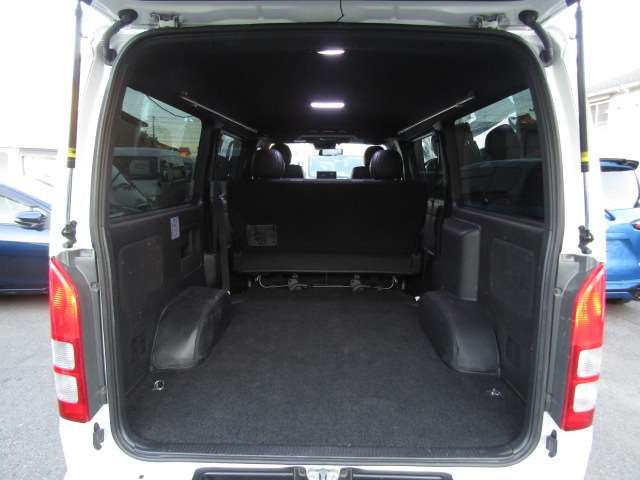 TOYOTA HIACE VAN 4WD 2023 Image 31
