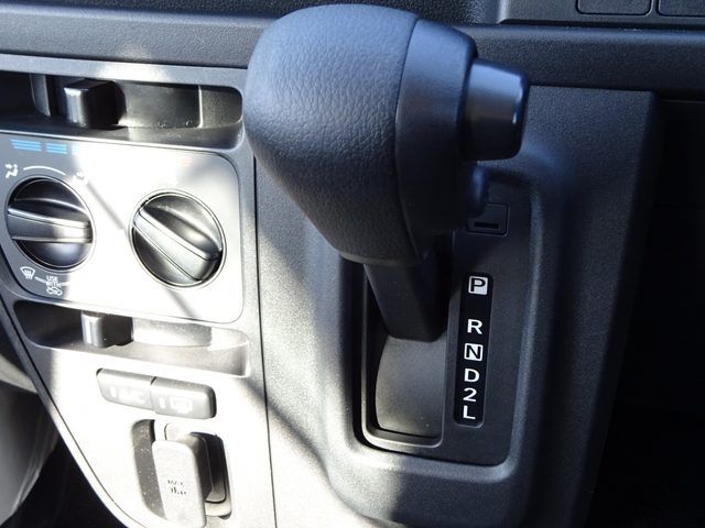 DAIHATSU HIJET CARGO 2020 Image 31