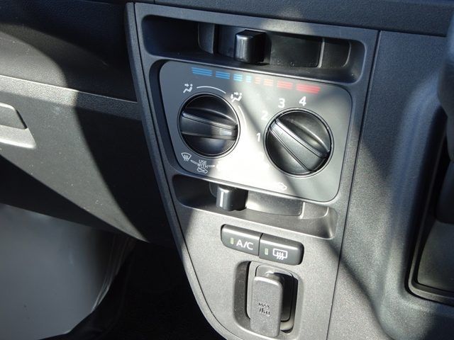 DAIHATSU HIJET CARGO 2020 Image 31