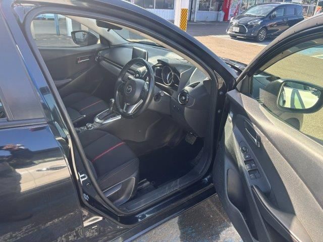 MAZDA DEMIO 4WD 2015 Image 31