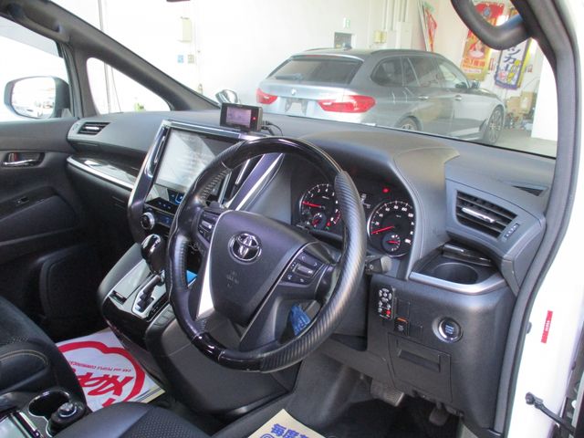 TOYOTA VELLFIRE 2017 Image 31