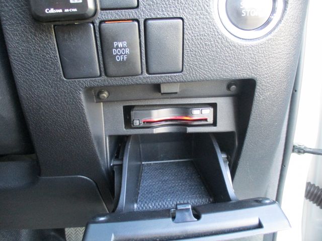 TOYOTA VELLFIRE 2017 Image 31