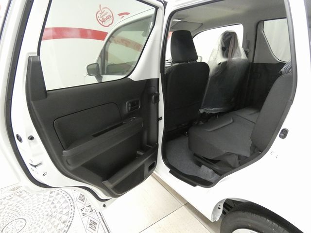 SUZUKI WAGON R 4WD 2025 Image 31
