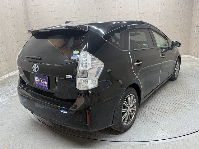 TOYOTA PRIUS ALPHA 2014 Image 31